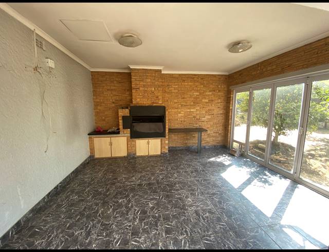 3 BEDROOM FREEHOLD FOR SALE IN PRIMROSE